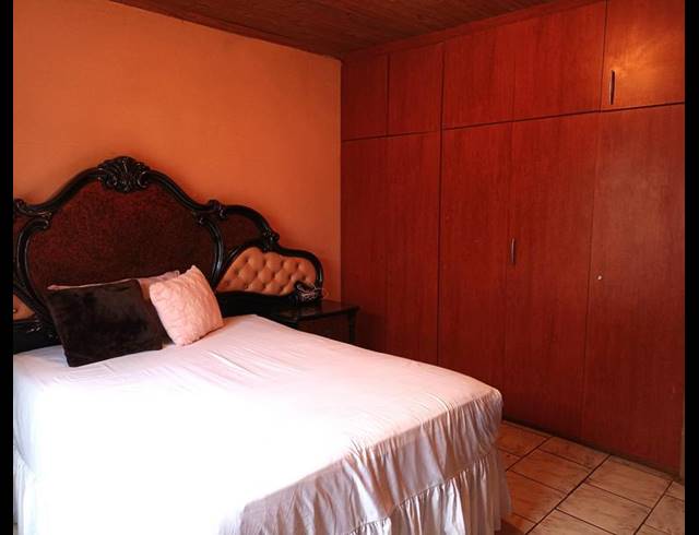 3 BEDROOM HOUSE FOR SALE IN CINDERELLA PARK